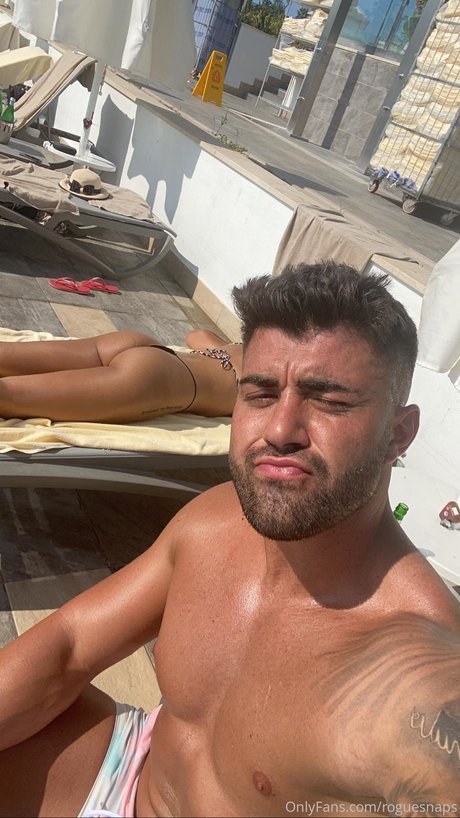 Emily Faye Miller naked actress gallery