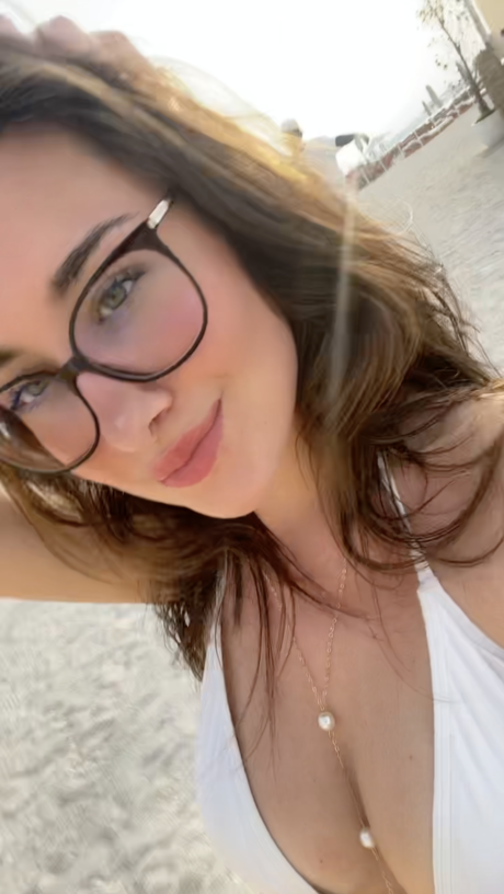 Maelyss Lepage hot pornstar img