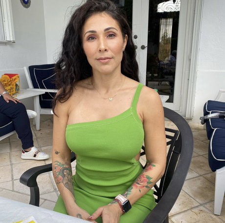 Angelica Curves adult model image