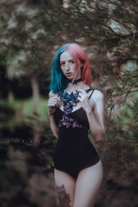 Eliza Satu model naked photo