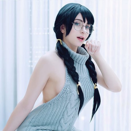 Maki Eraclea model hot images