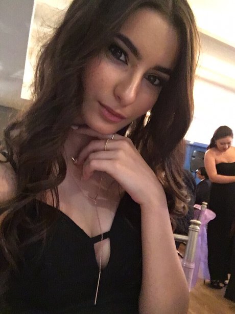 Loser Dyke actress galleries