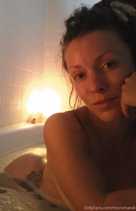 Amanda Loy pornstar exclusive pics