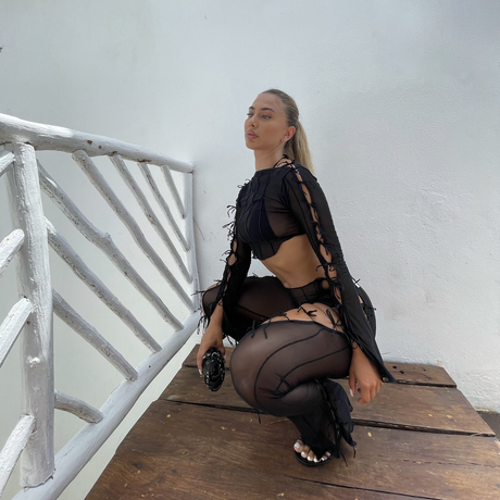 Estelle Xo model top pic