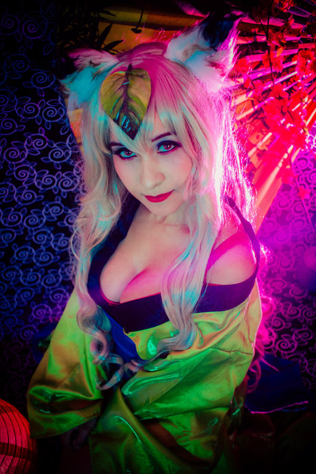 Kitsune No Fullmoon model sexy pictures