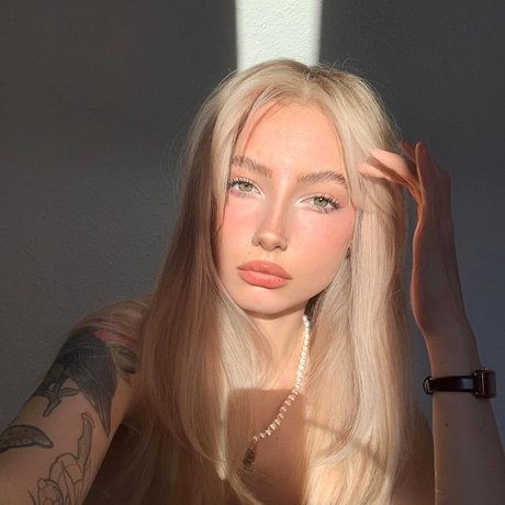 Caelyn Mathews best pornstar picture