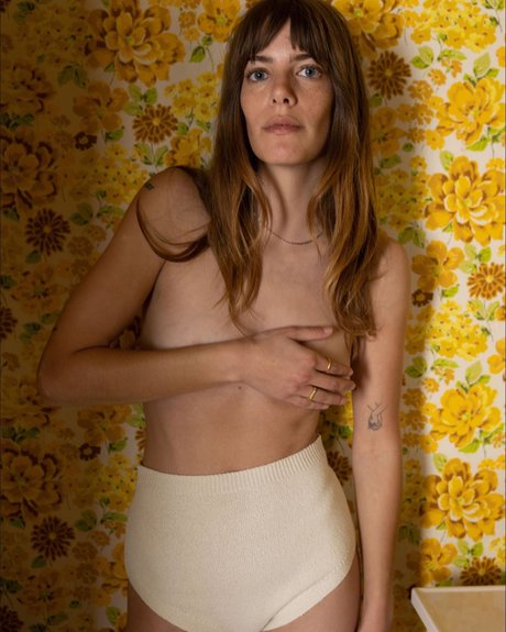 Emily Labowe nudes model picture