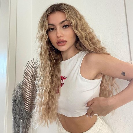 Linabmn adult star galleries