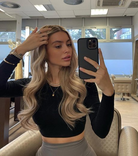 Linabmn erotic actress pic