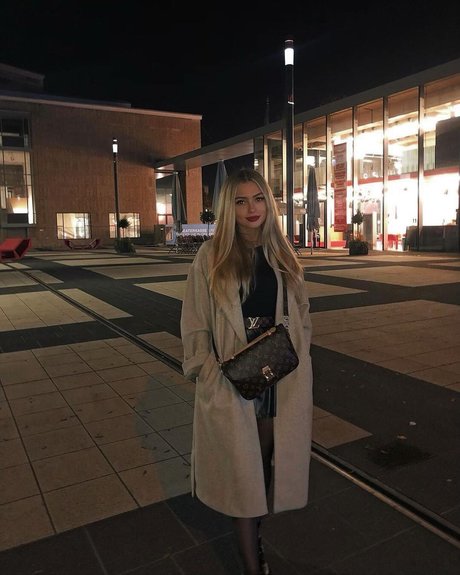 Linabmn nude actress images