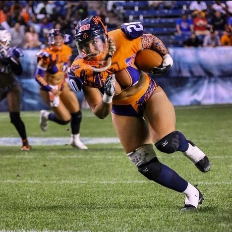 Quincy Hewitt_ art model galleries