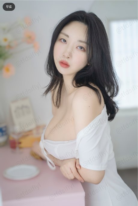 Mochilove top pornstar image