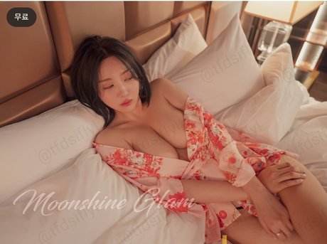 Mochilove nice pornstar pics