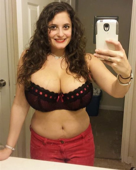 Avery Milla beautiful pornstar gallery