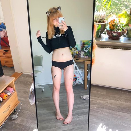 Lilsolle Chickpii art model pic