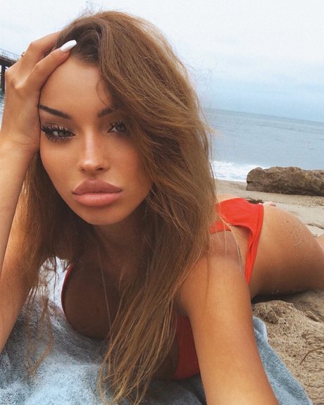 Natasha Garreton high quality actress pictures