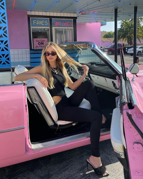 Scarlett Rose Leithold porn star galleries