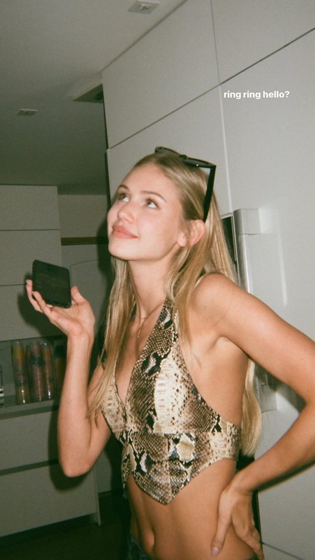 Scarlett Rose Leithold erotic star pictures