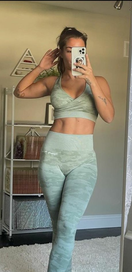 Tori Deal_ star art photos