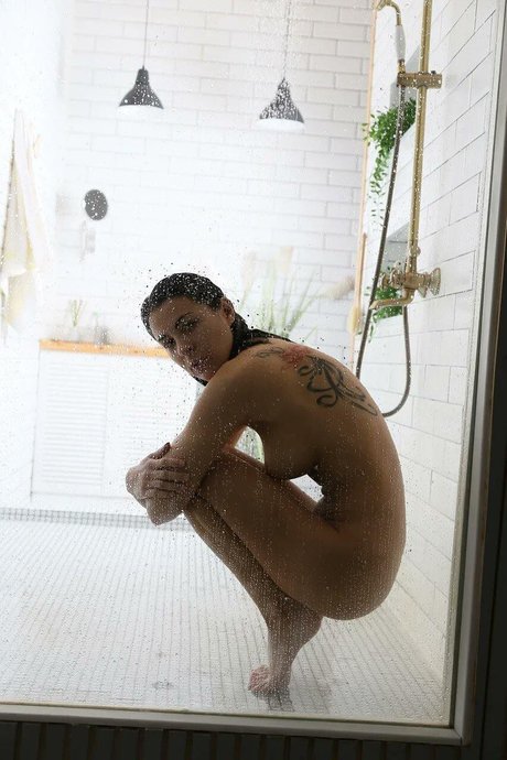 Alice Kelly_ model exclusive pictures