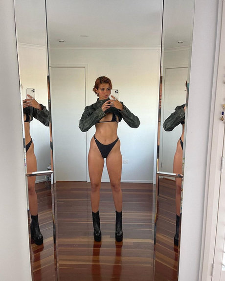 Ambra Guiotto nude star pictures