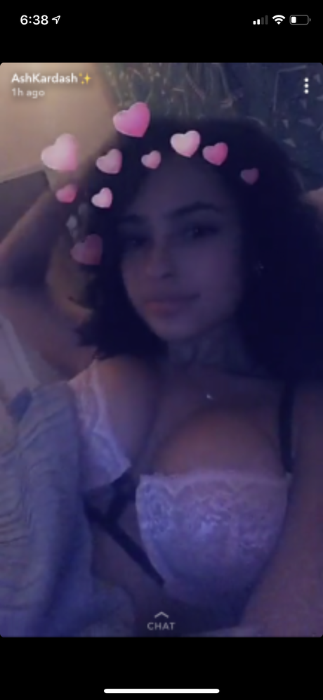 Ash Kash model high quality pic