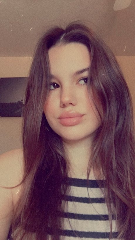 Harmony Brazeal hot actress image