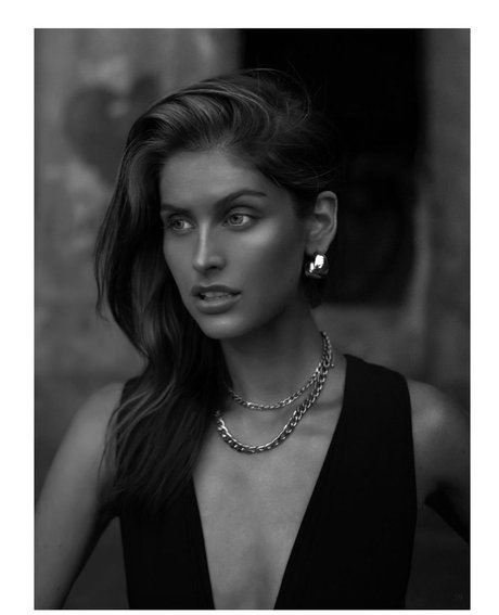 Nicole Sunde exclusive star photo