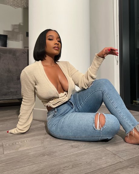 Jazzmine Jackson erotic actress pic