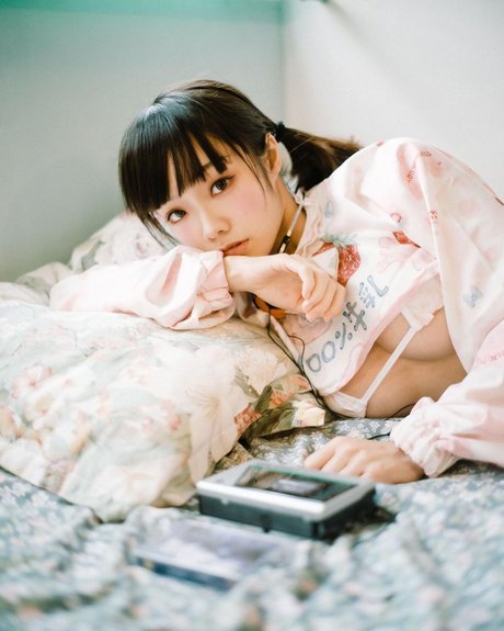 Queenie Lam naked actress pics