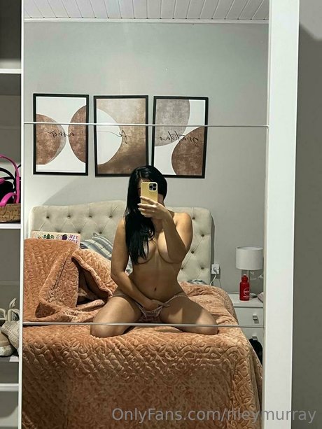 Riley Murray pornstar pictures