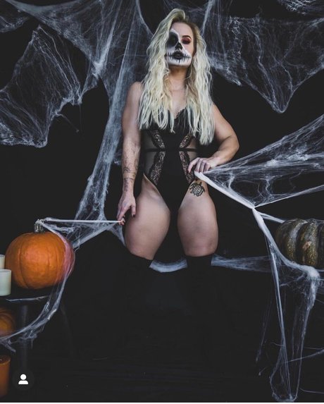 Dani Speegle star art photos