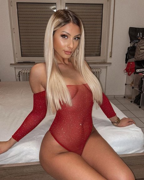 Vasilka Vazzzlegramm star naked photo