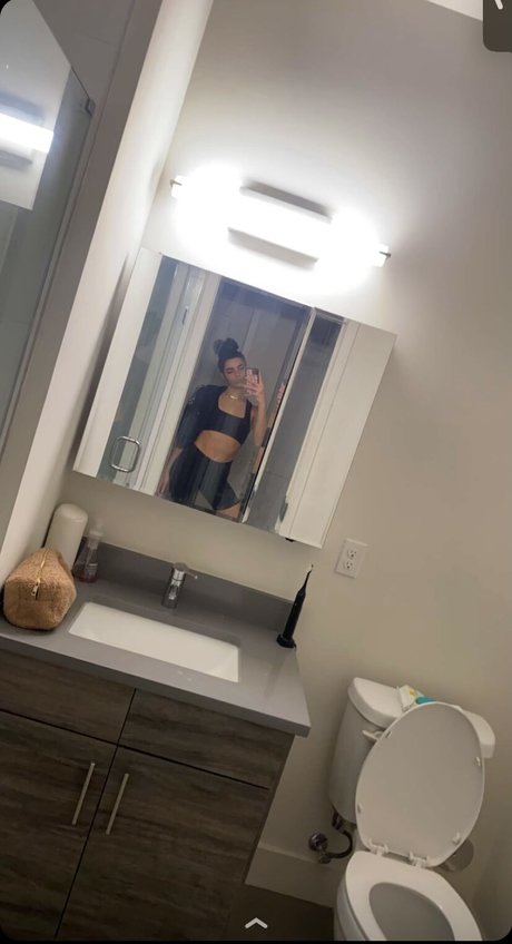 _Gianna Belsito model best img