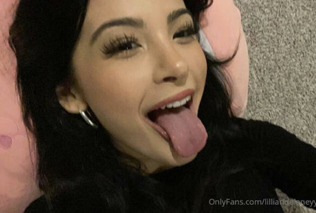 Lillian Delaney model perfect pic