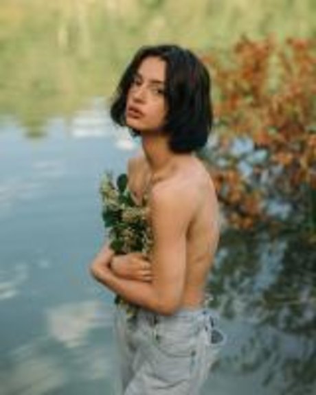 Roxane Eylaud_ art star gallery