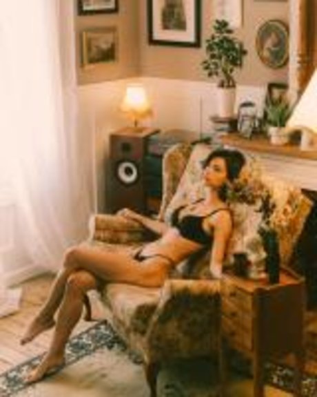 Roxane Eylaud_ nudes actress picture