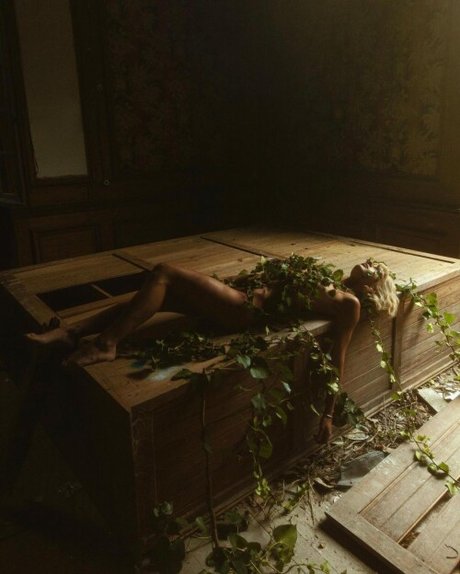 Roxane Eylaud_ model exclusive pics