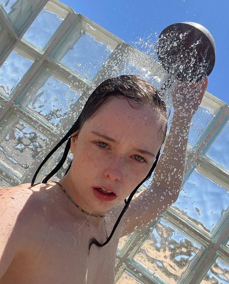 Suzieson free star photo