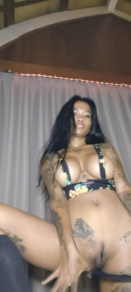 Zarah Leema free pornstar img