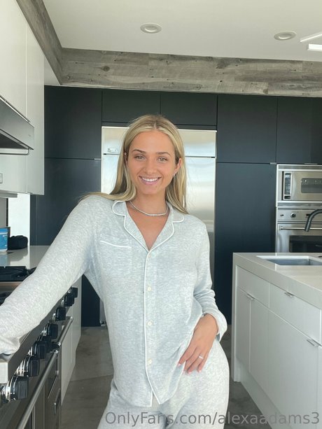 Alexa Adams adult model pic