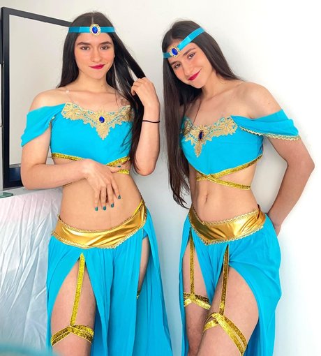 Ara y Fer pornographic actress galleries