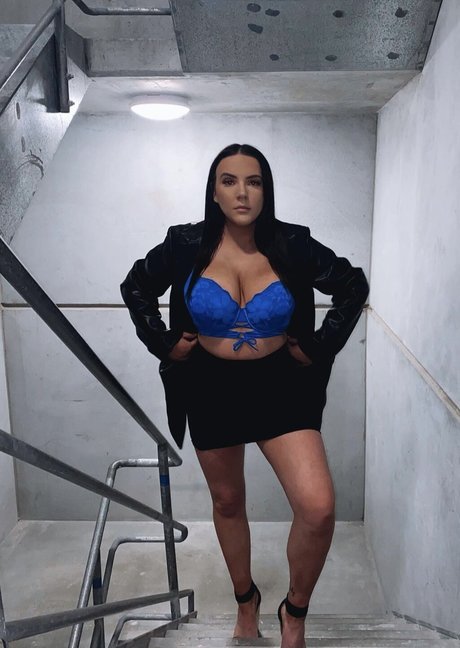 Courtney Maloney star pornographic pics