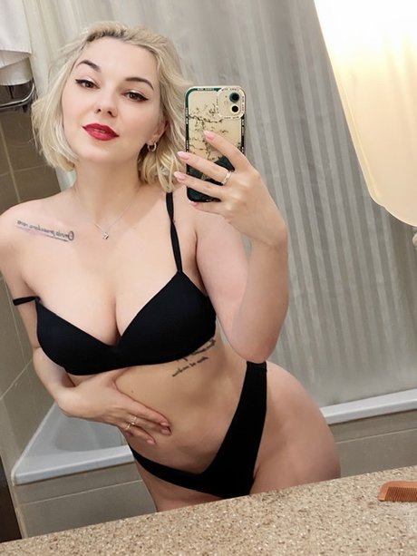 Dear Iris pornstar sex image