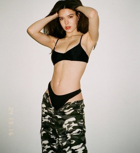 Martyna Balsam model free photo