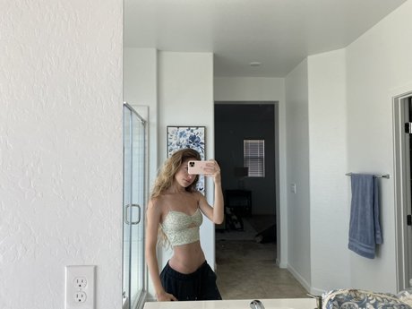 Knights Ry nude model galleries