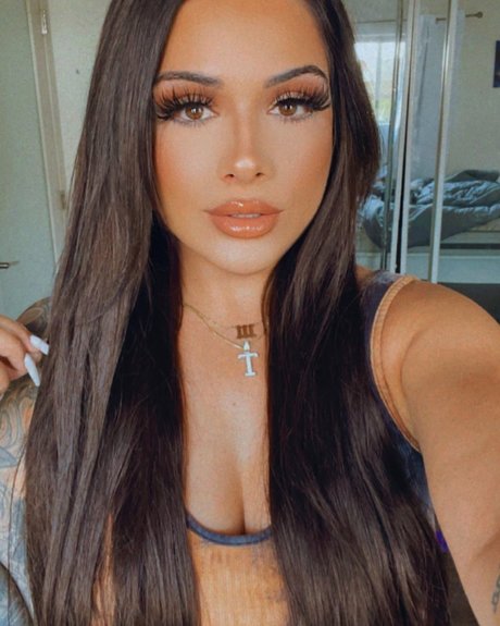 Taylor Stewart_ pornstar pretty pics