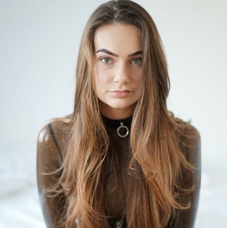 Amazon Eve porn model images