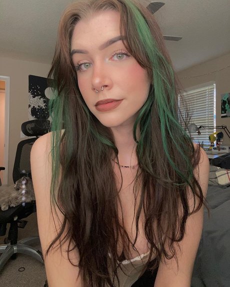 Akamerae_ art model gallery