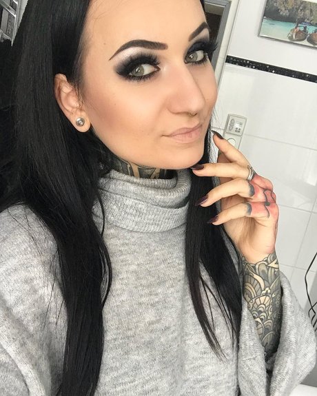 Bella Isadora_ nudes actress gallery